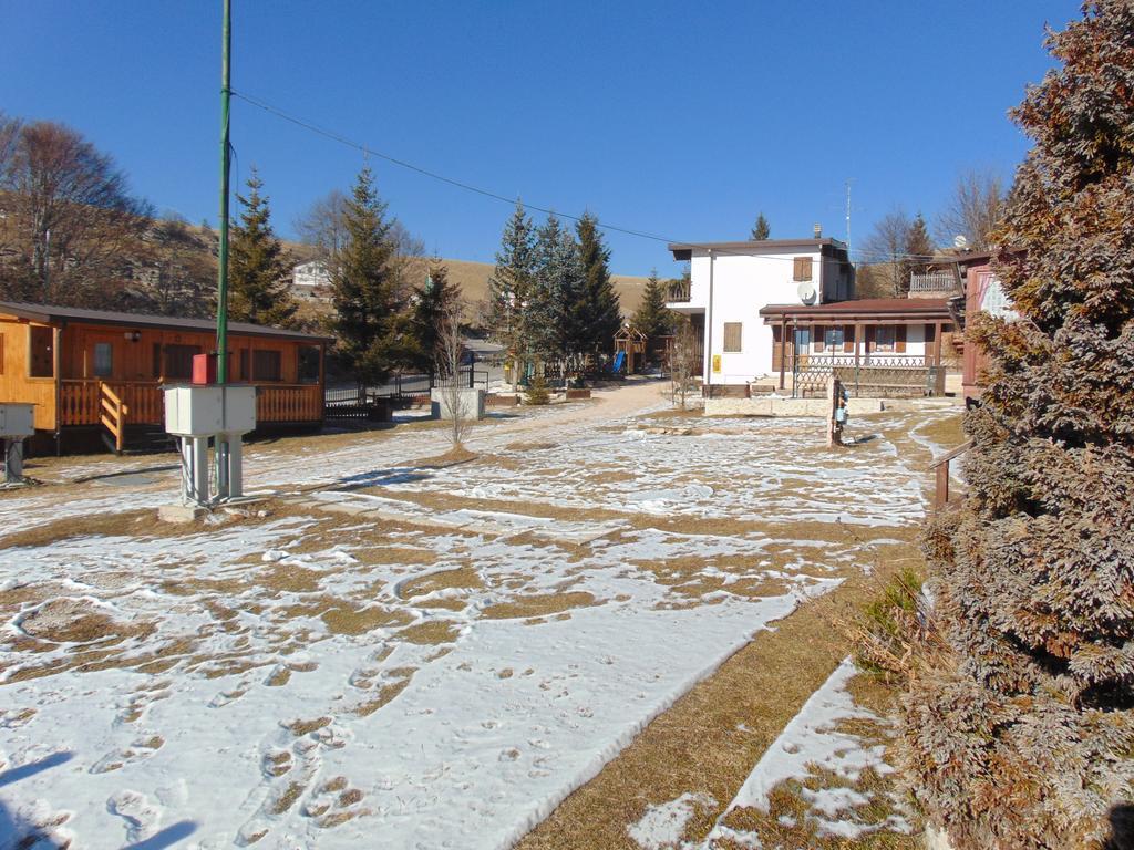 Hotel Campeggio Branchetto Bosco Chiesanuova Exterior foto